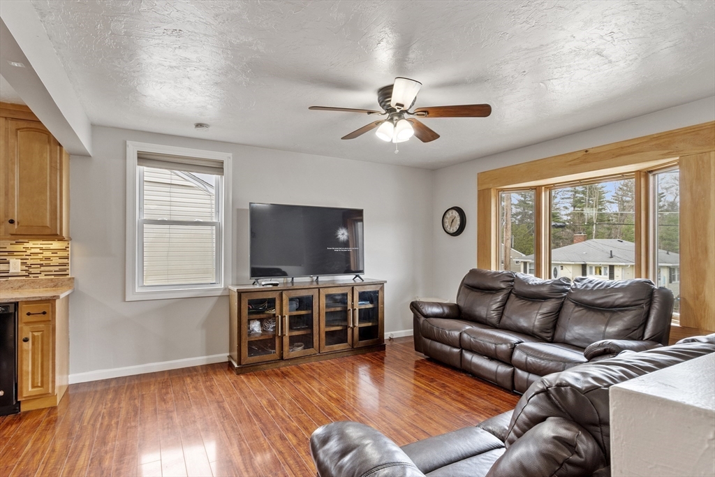 53 Laurel Hill Rd