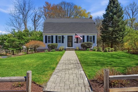 70 Elm St Hingham MA 02043