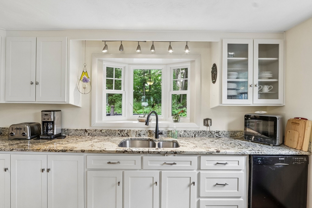 8 Foster St, Oxford, MA Photo #19