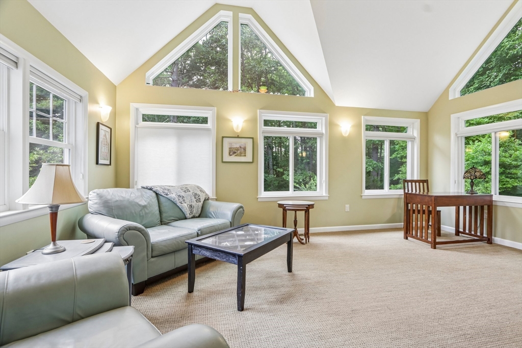 8 Foster St, Oxford, MA Photo #13