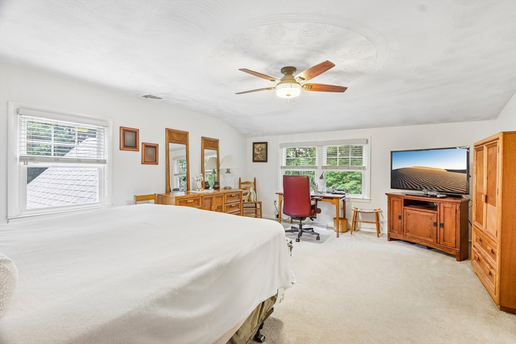 8 Foster St, Oxford, MA Photo #23