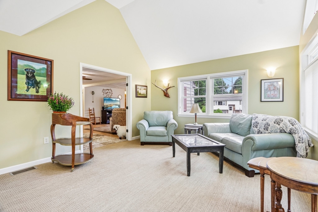 8 Foster St, Oxford, MA Photo #14