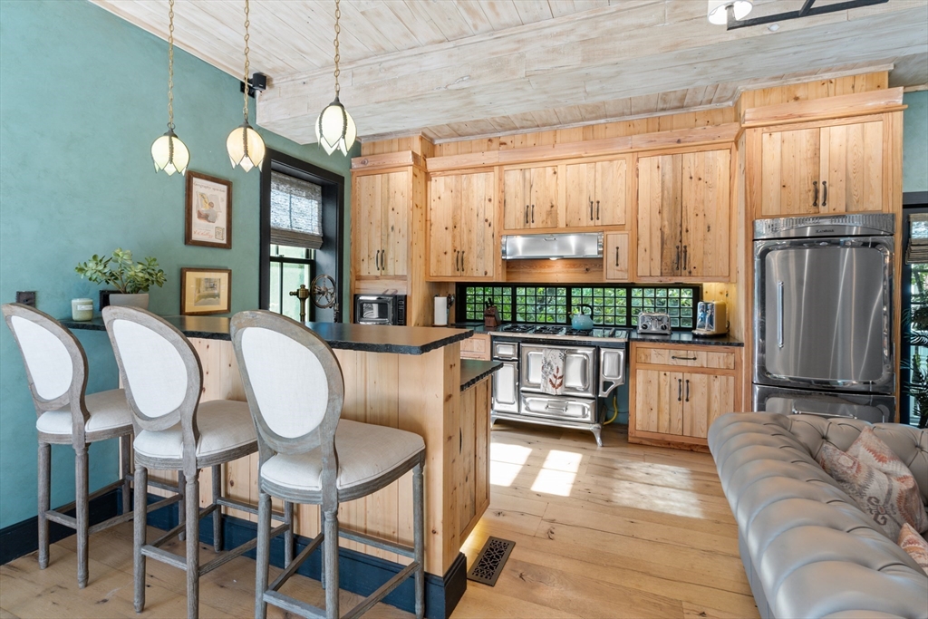 7R Brewer Street 7R