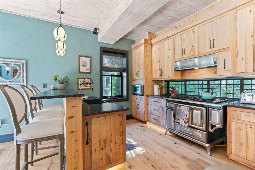 7R Brewer Street 7R