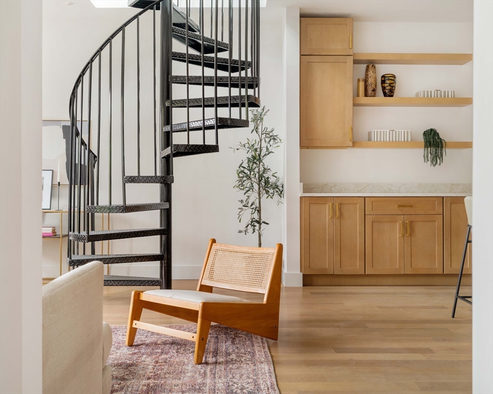 95 Addison Street PH10