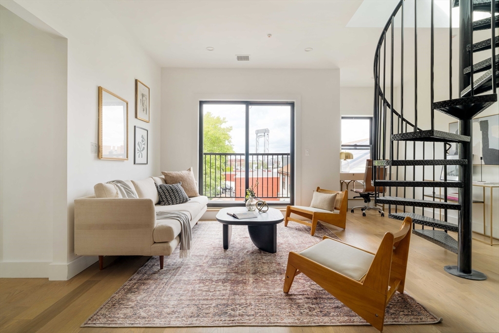 95 Addison Street PH10