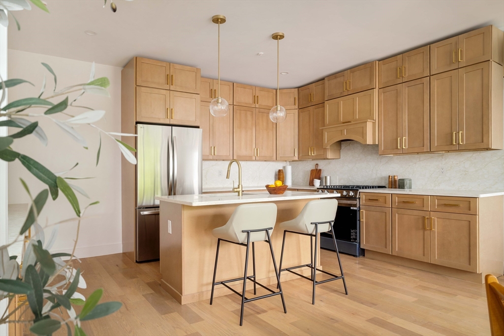 95 Addison Street PH10