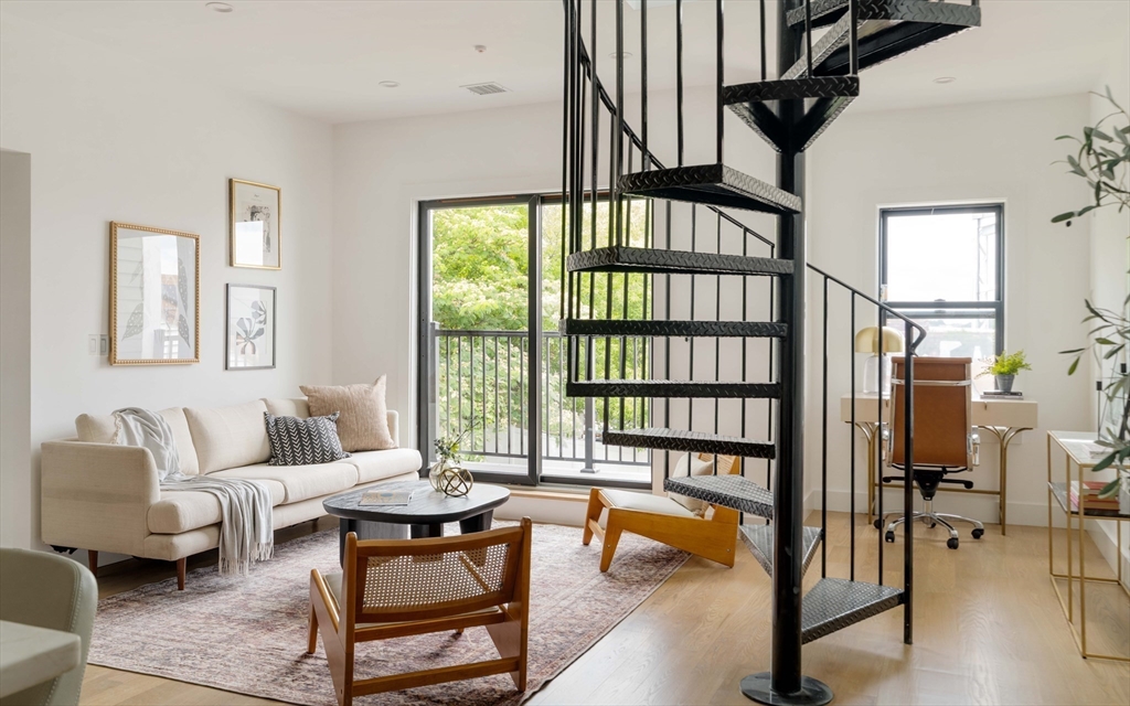 95 Addison Street PH10