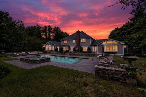568 Wellesley St Weston MA 02493