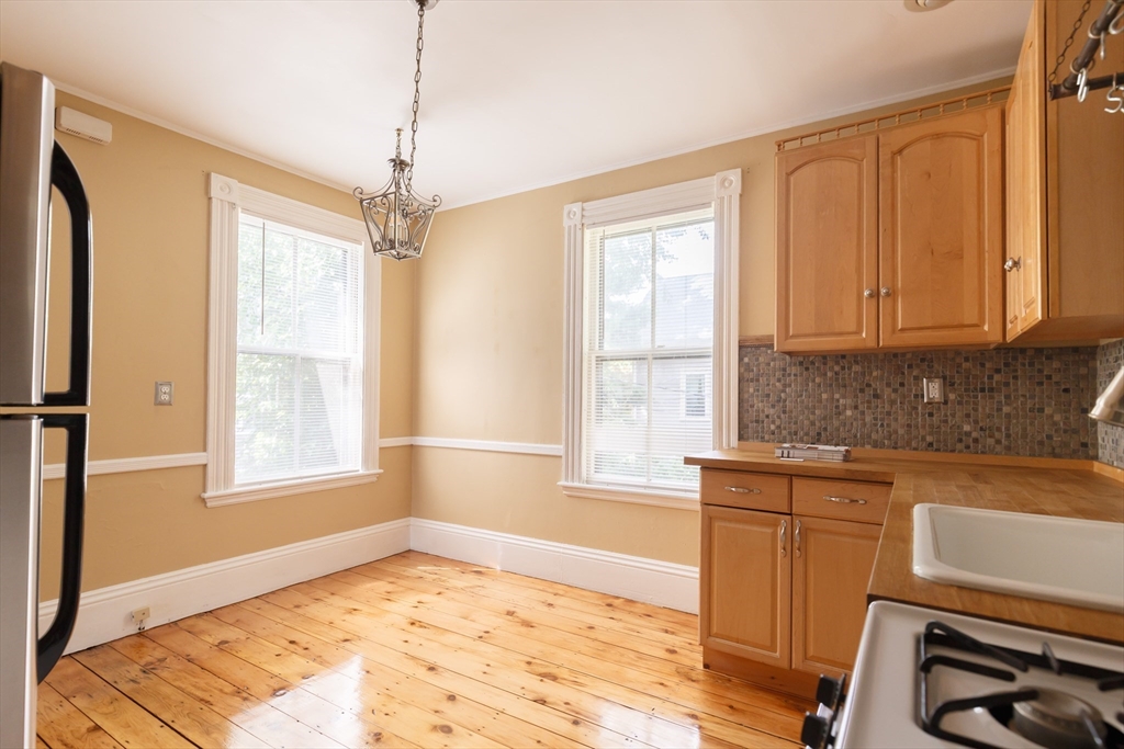 327 Lafayette St 2