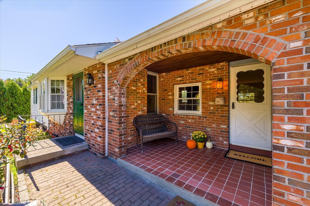 10 Emond Ave