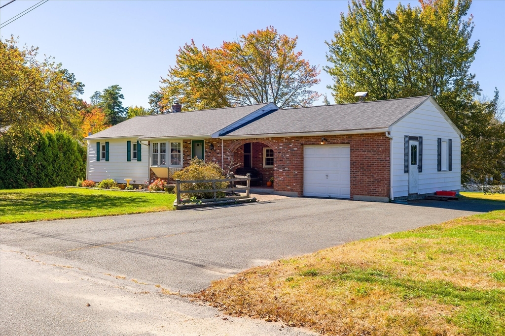 10 Emond Ave