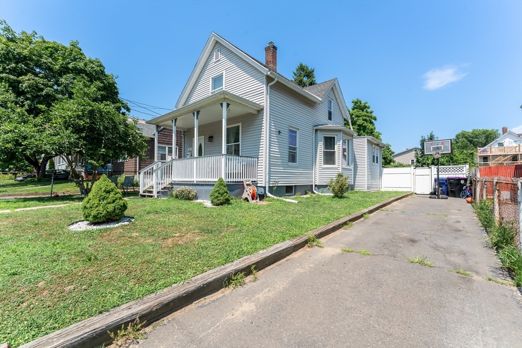 Photo 1 of 20 — 30 James St, Holyoke, MA 01040