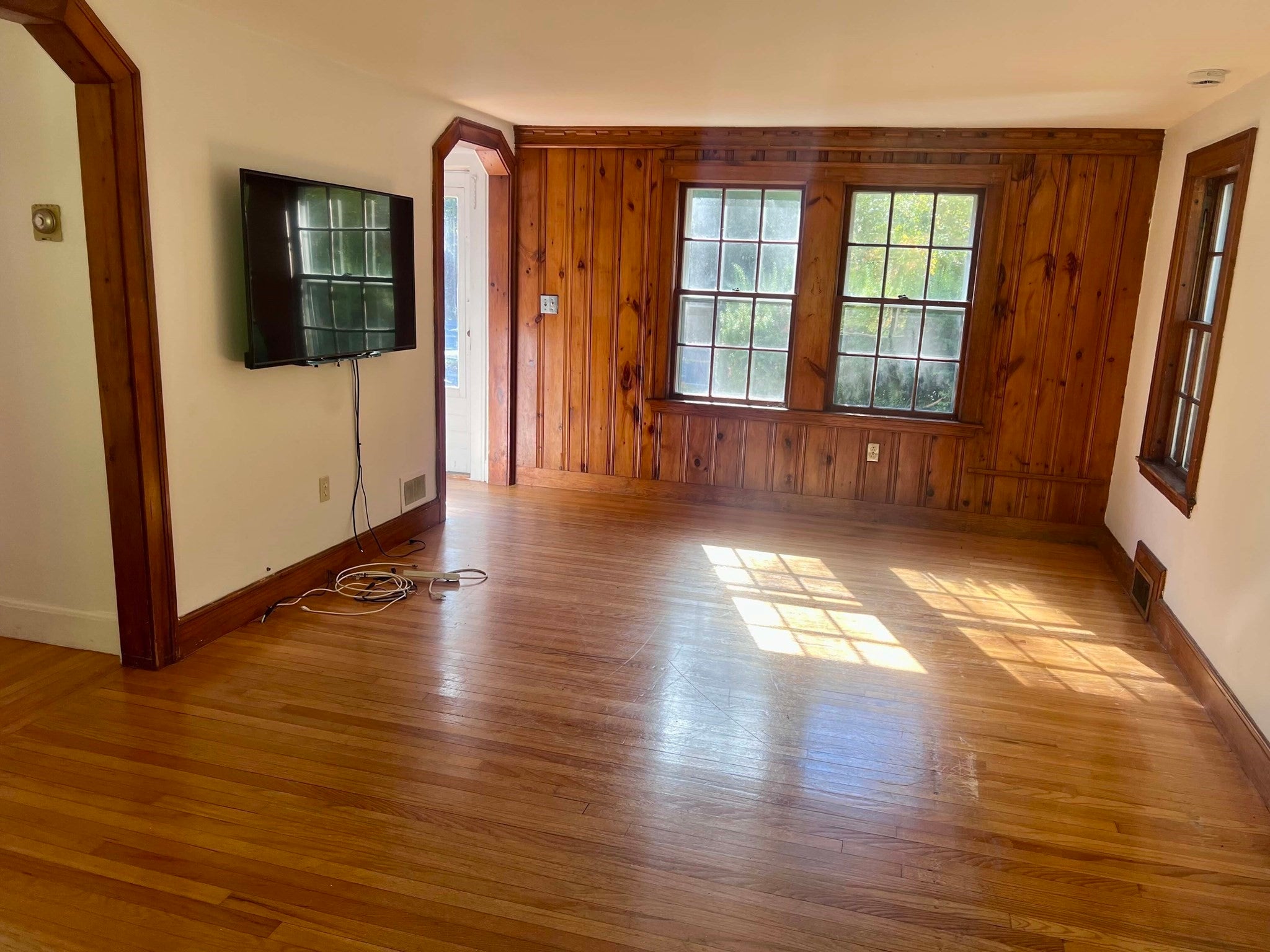 47 Wood St, Lexington, MA, 47 Wood St, Lexington, MA Photo #3