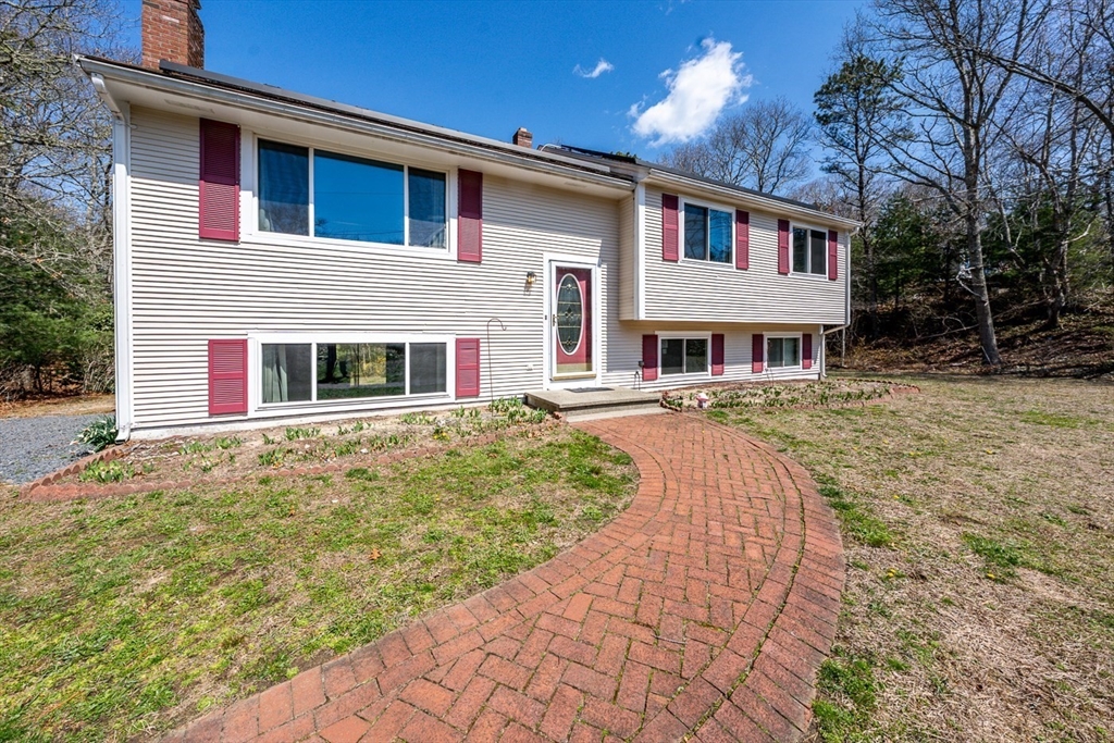 27 Howard Ave