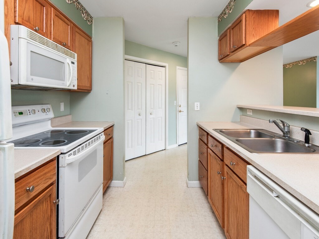 218 Reservoir St 211