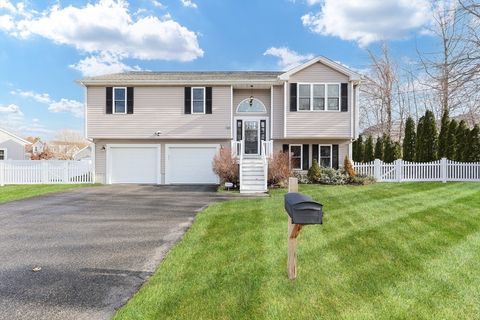 Photo of 126 Stackhouse St, Dartmouth, MA 02748 (MLS # 73465131)