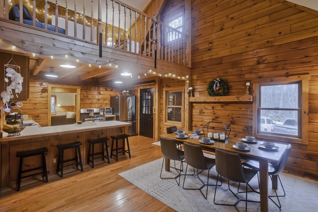89 Lady Of The Lake Ct