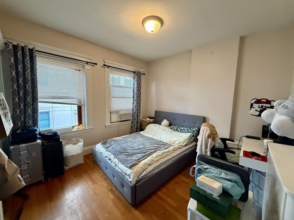 8 Garrison Ave 711