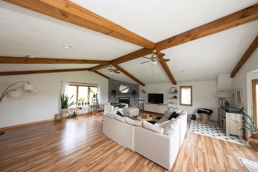 15 Maple Rd