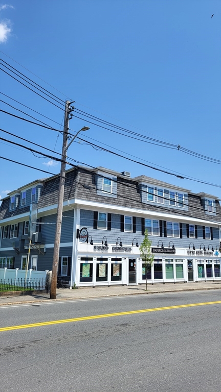 Click for 277 Pawtucket Street #3B, Lowell, MA slideshow
