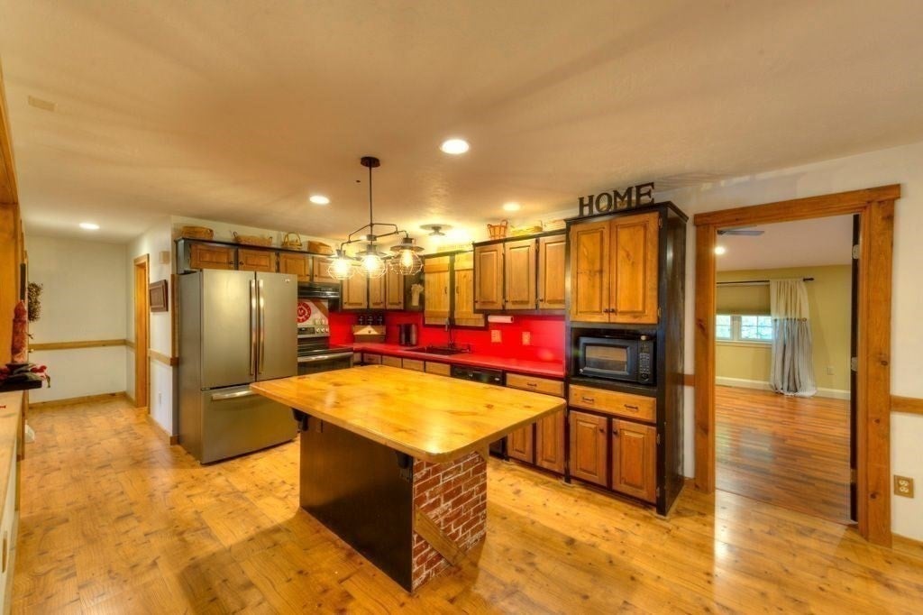 352 Lake Ave, Worcester, MA, 352 Lake Ave, Worcester, MA Photo #22