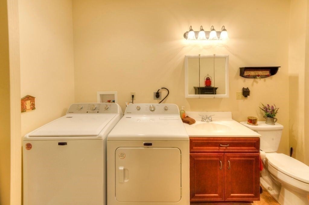 352 Lake Ave, Worcester, MA, 352 Lake Ave, Worcester, MA Photo #29