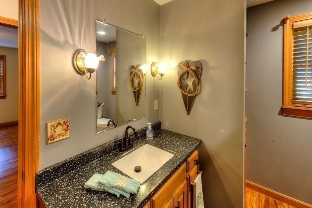 352 Lake Ave, Worcester, MA, 352 Lake Ave, Worcester, MA Photo #21