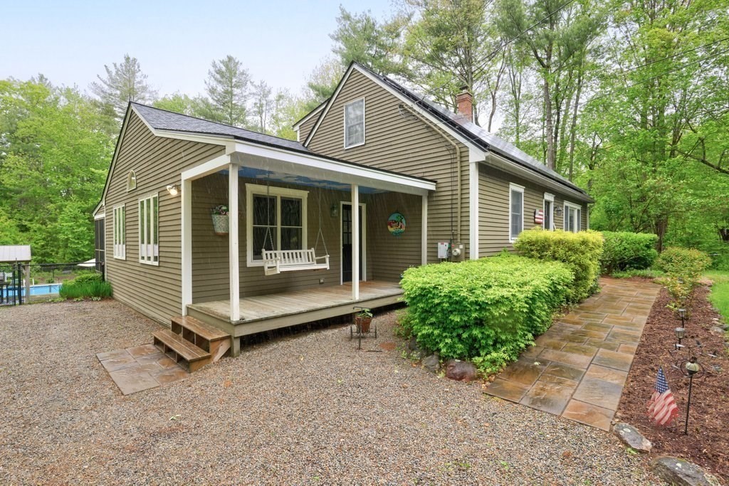 83 Everett Rd