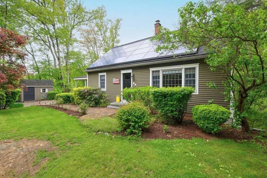 83 Everett Rd