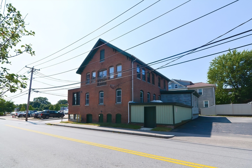 4 Bruce Ave