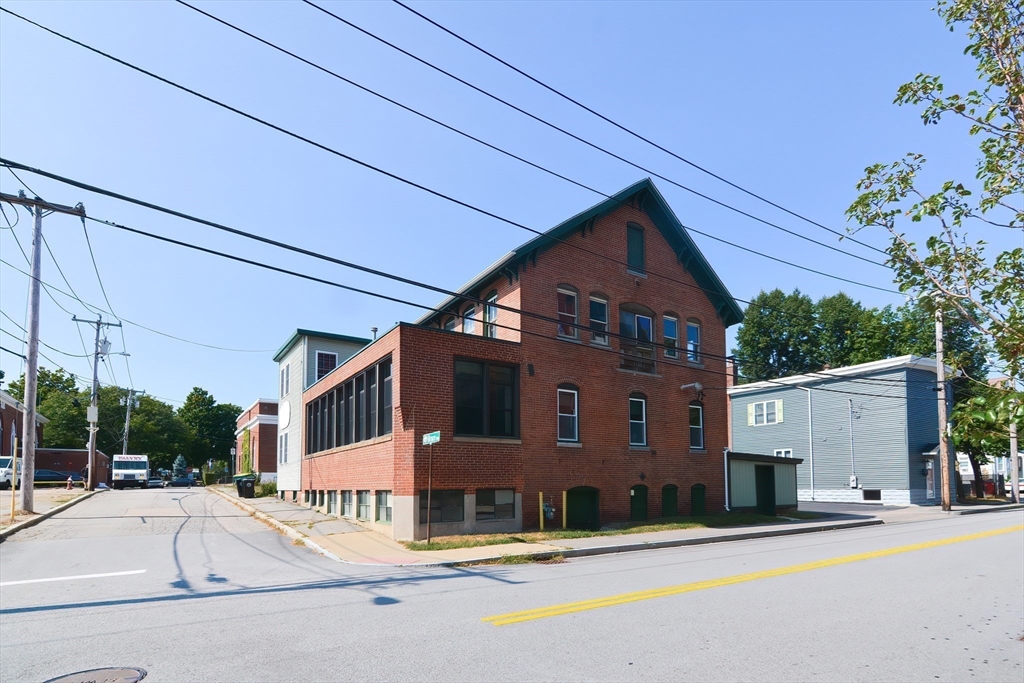 4 Bruce Ave