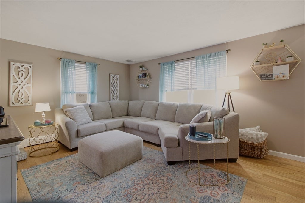 5 Beejay Ct, Warren, RI Photo #14