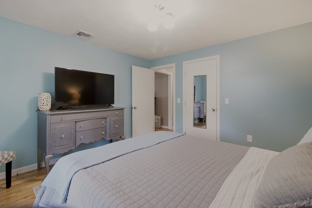 5 Beejay Ct, Warren, RI Photo #19