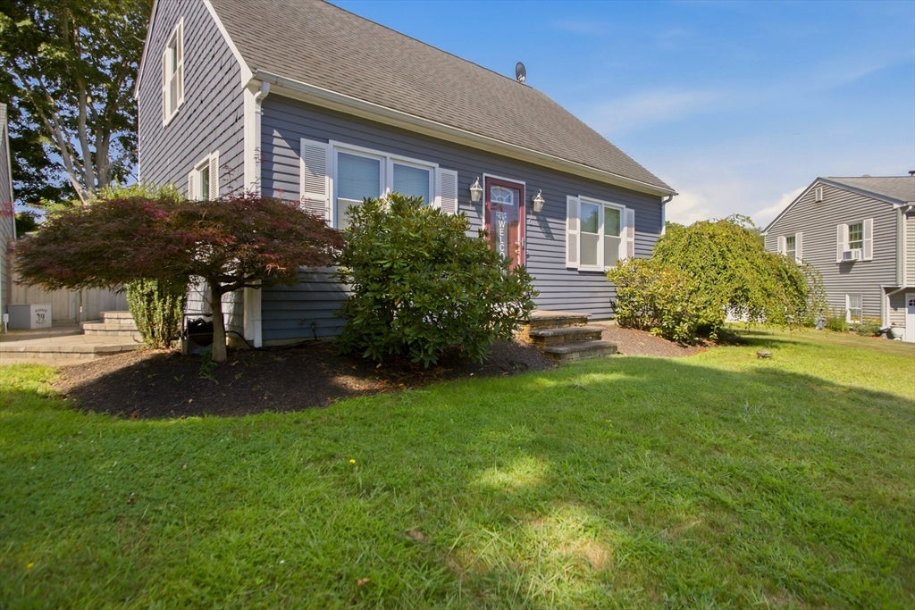 5 Beejay Ct, Warren, RI Photo #4