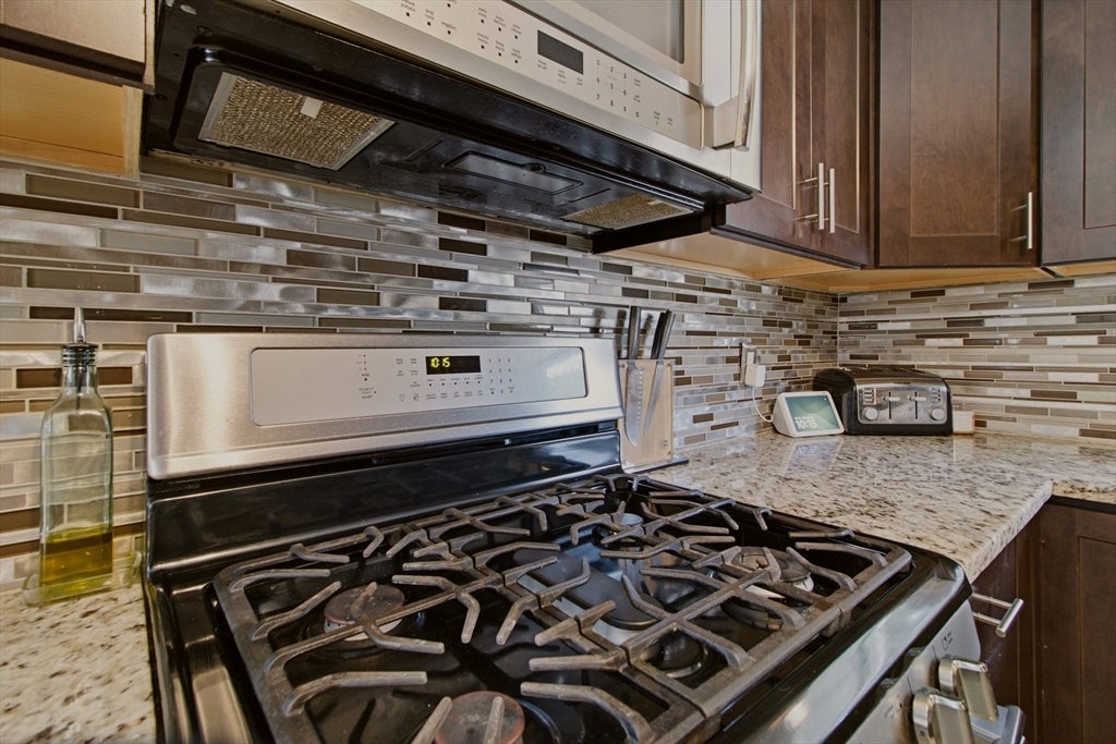 5 Beejay Ct, Warren, RI Photo #9