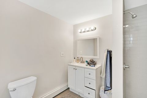 Triplex in Brookline MA 17 E Milton Rd 30.jpg