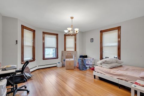 Triplex in Brookline MA 17 E Milton Rd 20.jpg