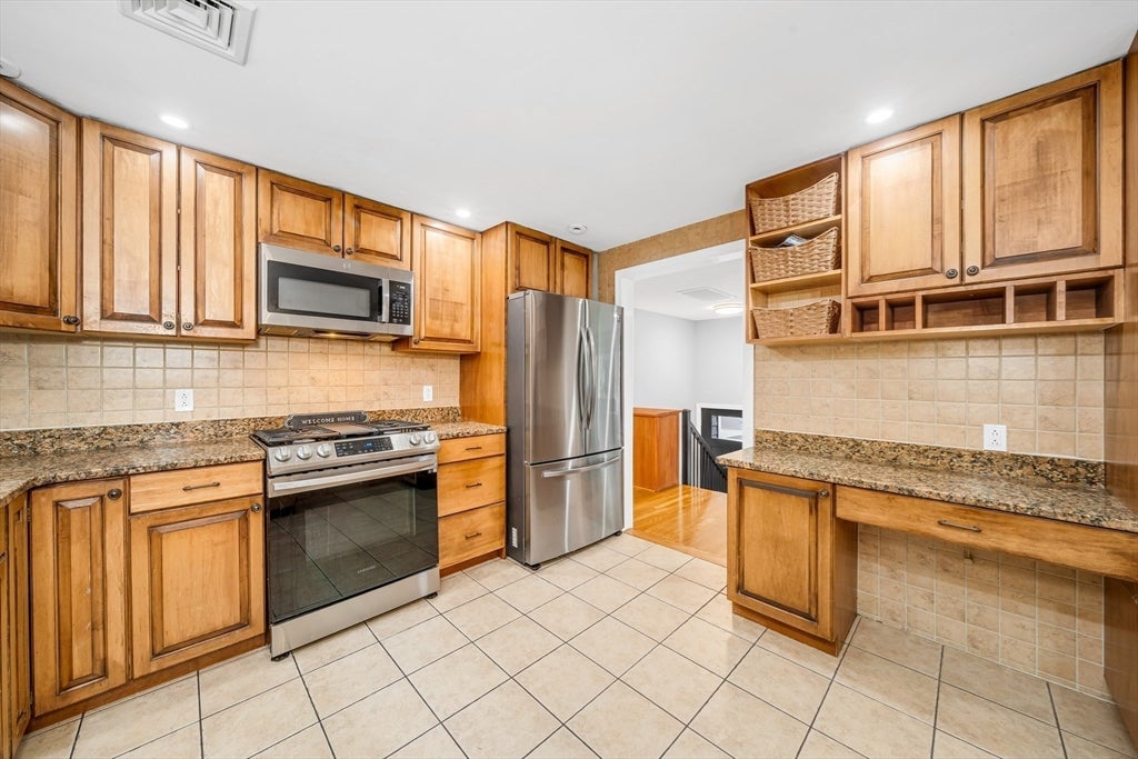 8 Willowdale Dr, Lynnfield, MA, 8 Willowdale Dr, Lynnfield, MA Photo #14