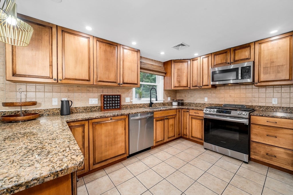 8 Willowdale Dr, Lynnfield, MA, 8 Willowdale Dr, Lynnfield, MA Photo #15