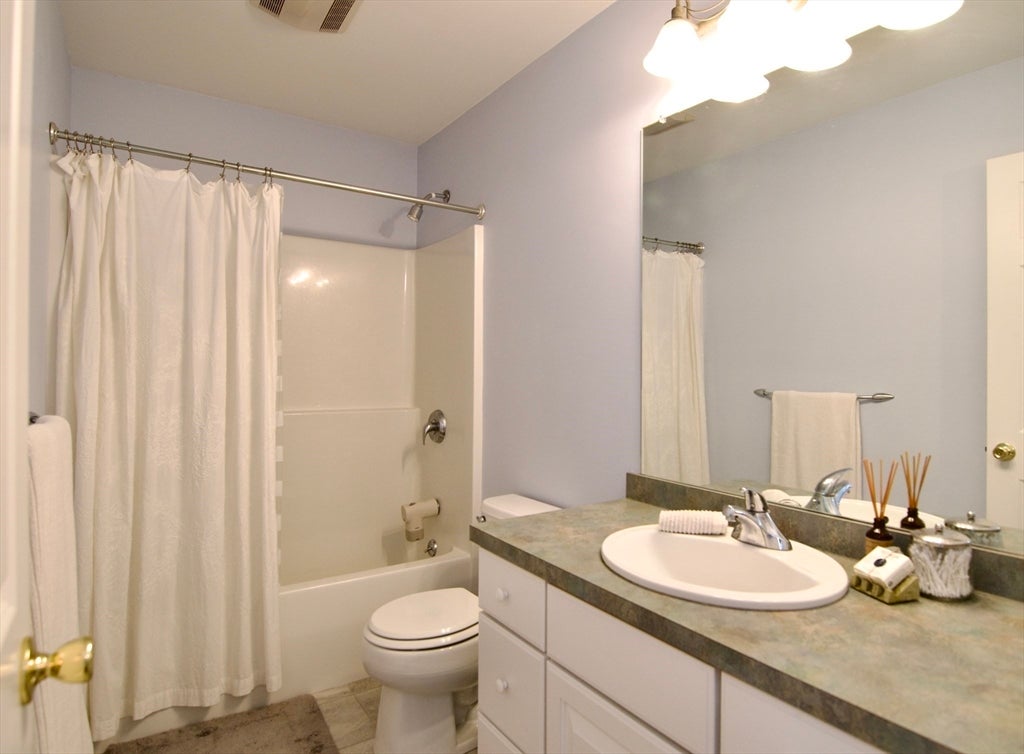 29 Skinner Rd, East Windsor, CT Photo #36
