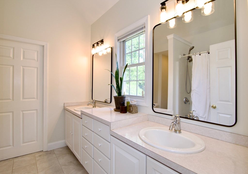 29 Skinner Rd, East Windsor, CT Photo #33
