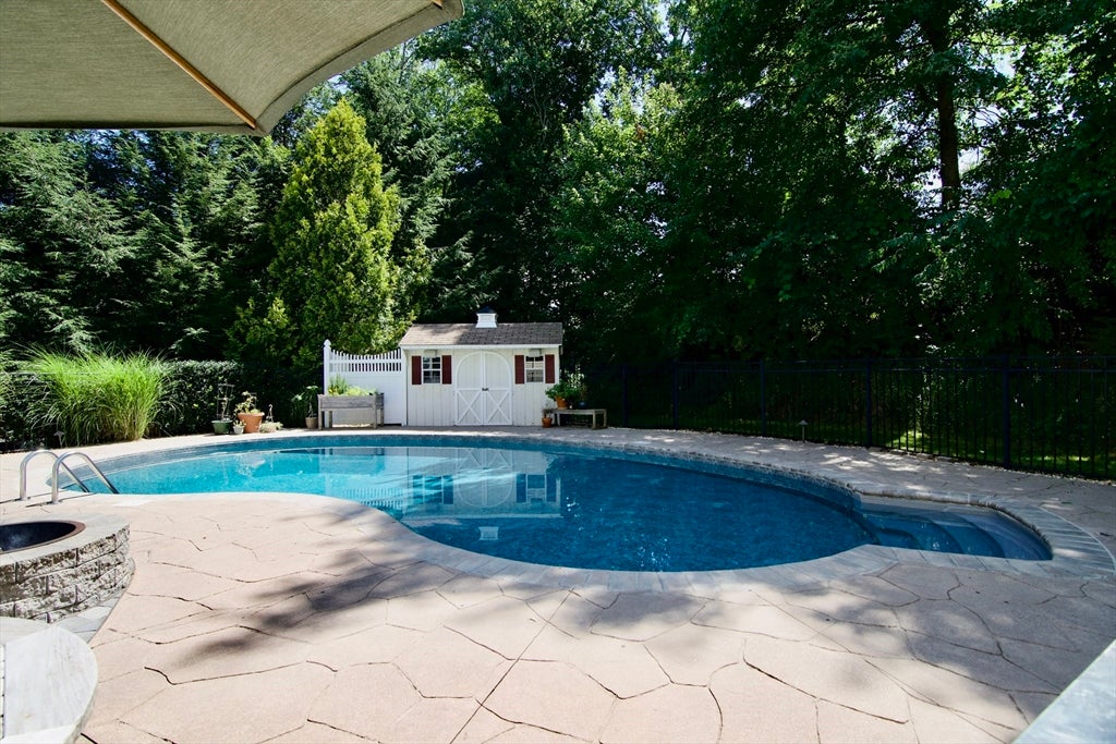 29 Skinner Rd, East Windsor, CT Photo #12