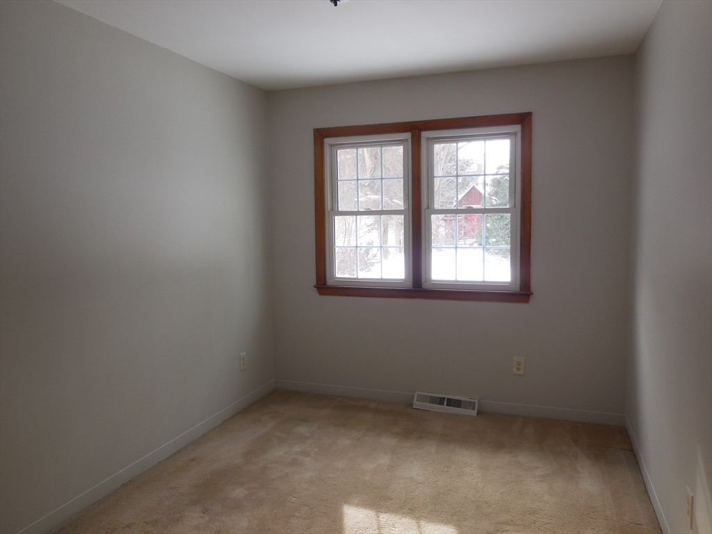 Chicopee, Massachusetts 01013, United States, 3 Bedrooms Bedrooms, ,1 BathroomBathrooms,Residential,Active,4602