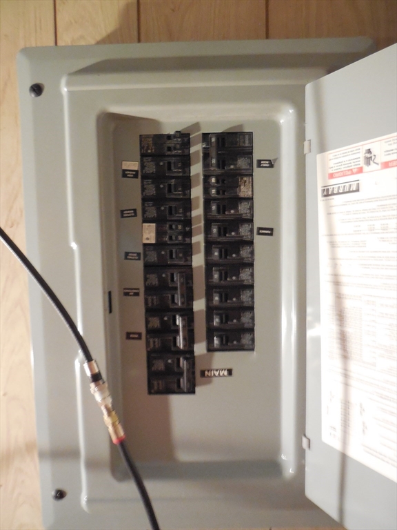 Chicopee, Massachusetts 01013, United States, 3 Bedrooms Bedrooms, ,1 BathroomBathrooms,Residential,Active,4602