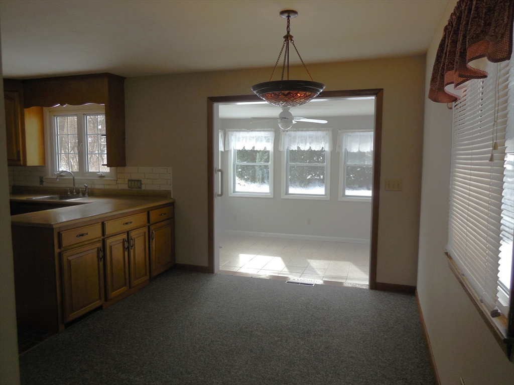 Chicopee, Massachusetts 01013, United States, 3 Bedrooms Bedrooms, ,1 BathroomBathrooms,Residential,Active,4602