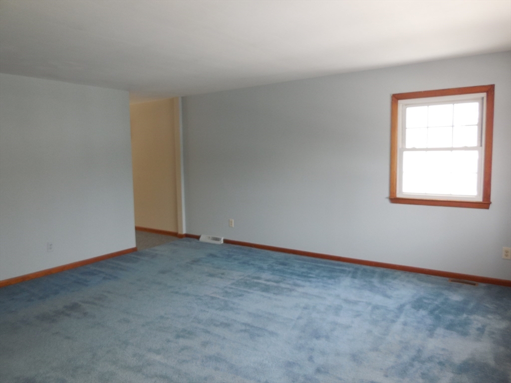 Chicopee, Massachusetts 01013, United States, 3 Bedrooms Bedrooms, ,1 BathroomBathrooms,Residential,Active,4602