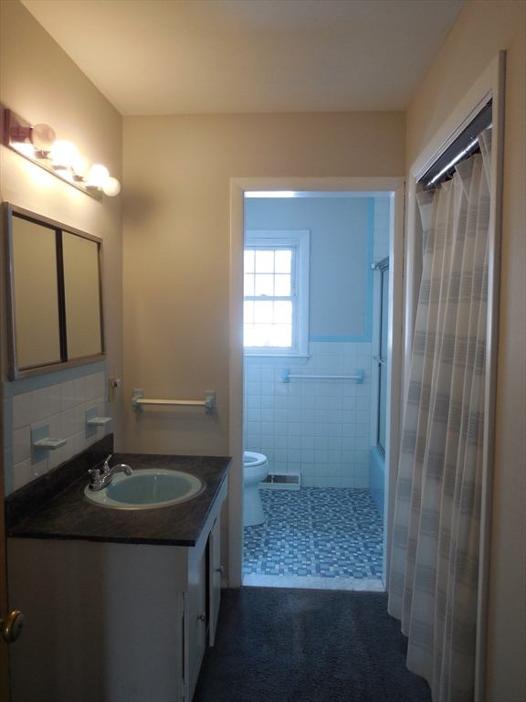 Chicopee, Massachusetts 01013, United States, 3 Bedrooms Bedrooms, ,1 BathroomBathrooms,Residential,Active,4602