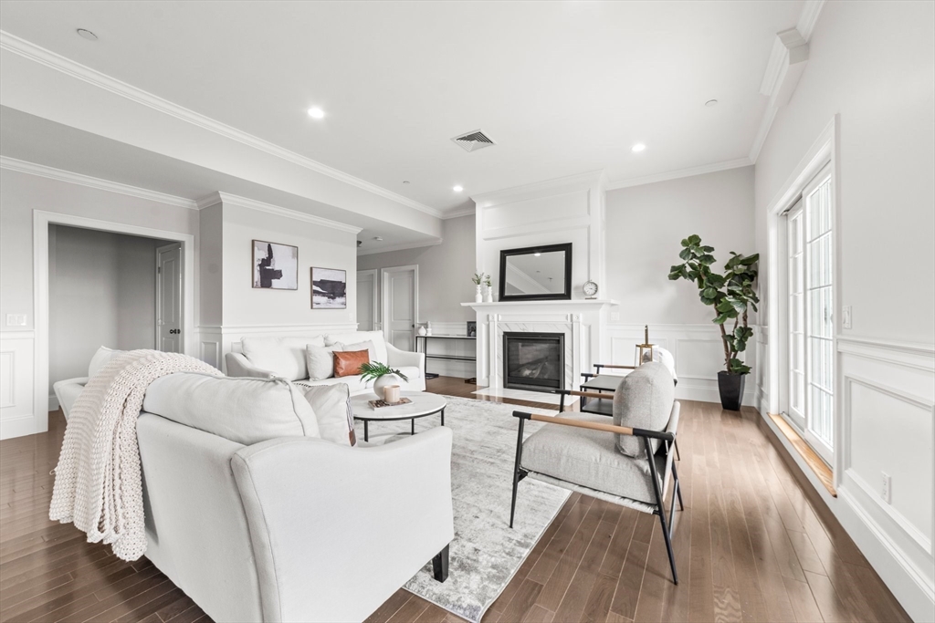 823 East Sixth Street 5