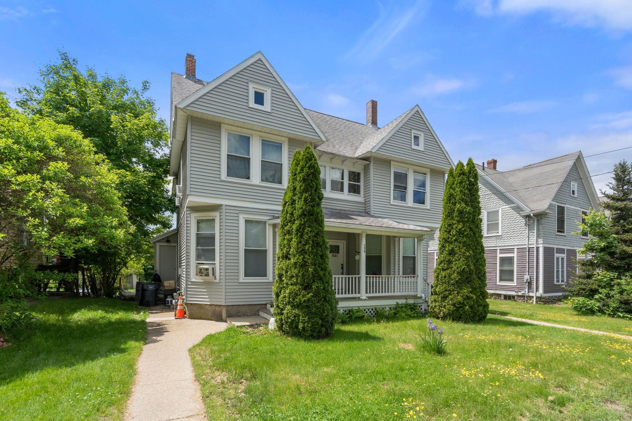 158 Main St